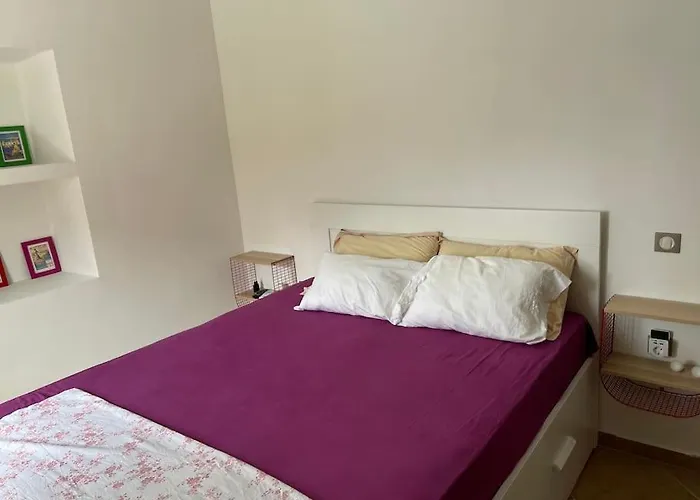 Cozy Apartment In Paleros! S & C Apartment